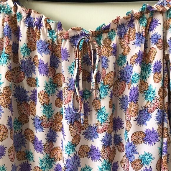 TWIK Off Shoulder Pineapple Top (Size:Large) - Picture 2 of 5